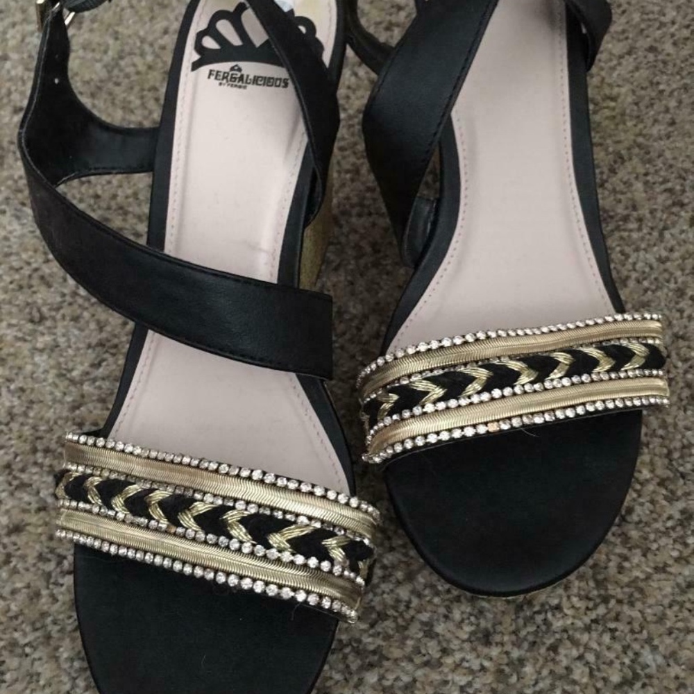 Fergalicious- Gorgeous Black and gold wedge, NEW-